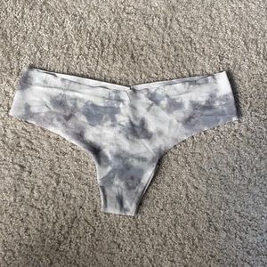 Victoria’s Secret pink Gray marbled no show thong medium